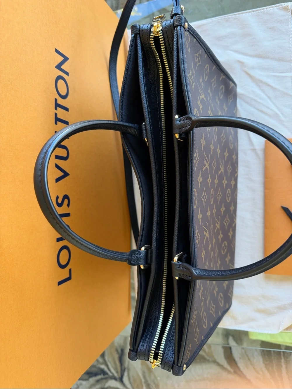 🆕 in 📦 Louis Vuitton Popincourt MM bag